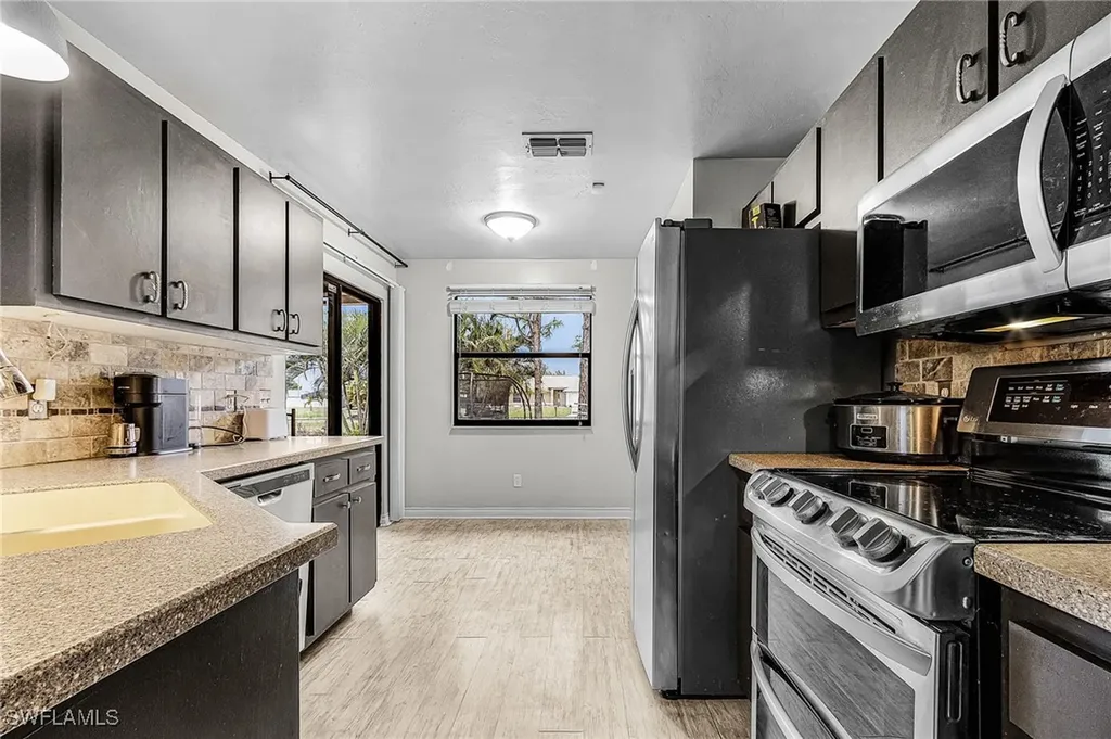 205 NW 14th Street Cape Coral FL 33993