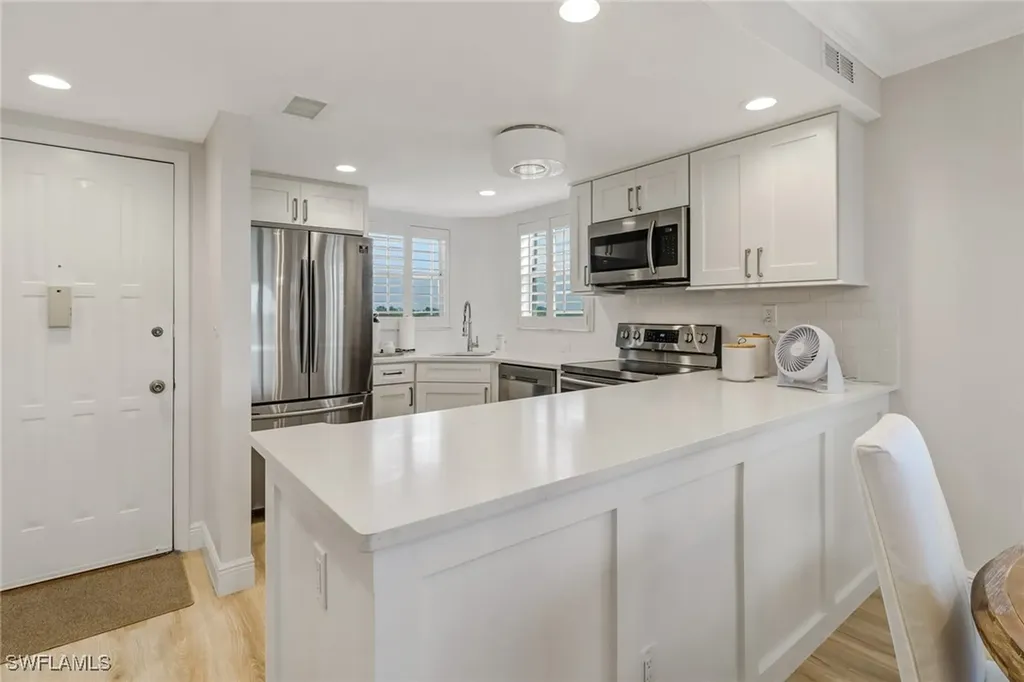 21 High Point Circle E Naples FL 34103