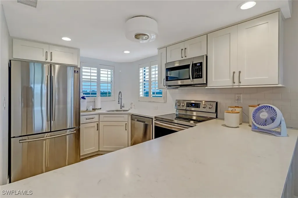 21 High Point Circle E Naples FL 34103