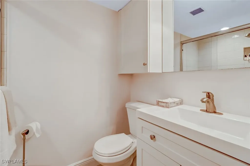 21 High Point Circle E Naples FL 34103