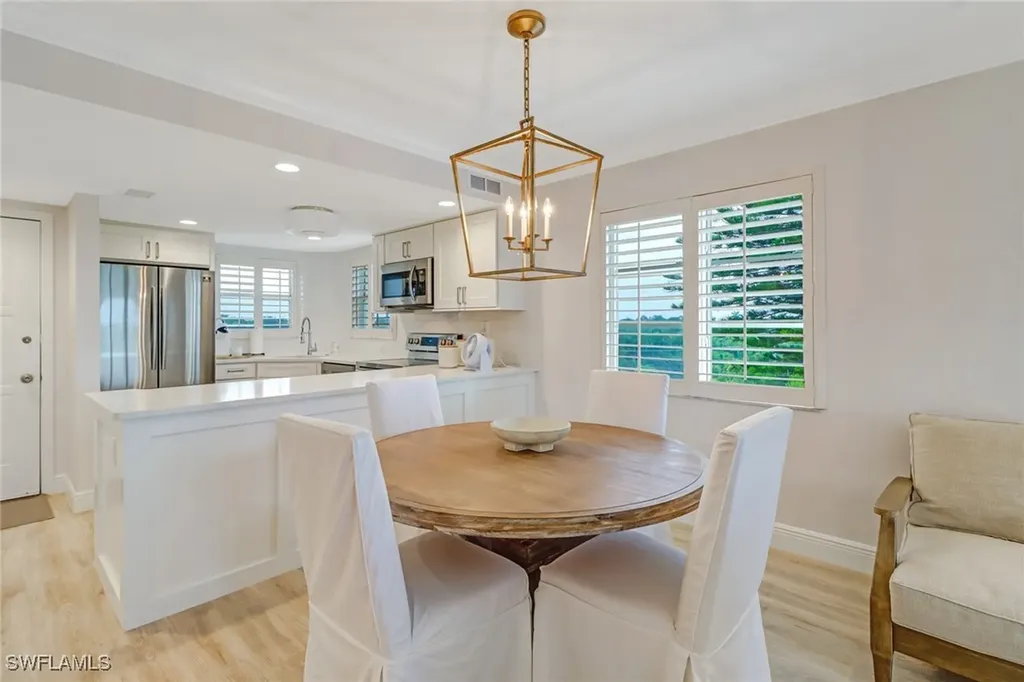 21 High Point Circle E Naples FL 34103