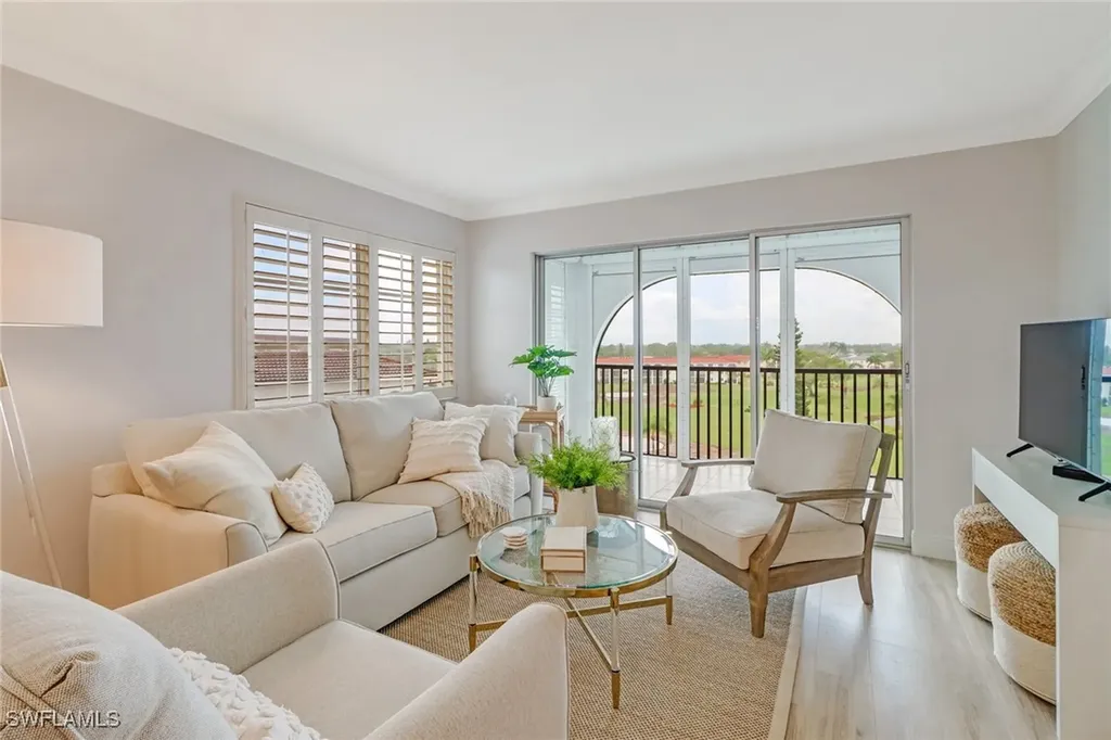 21 High Point Circle E Naples FL 34103