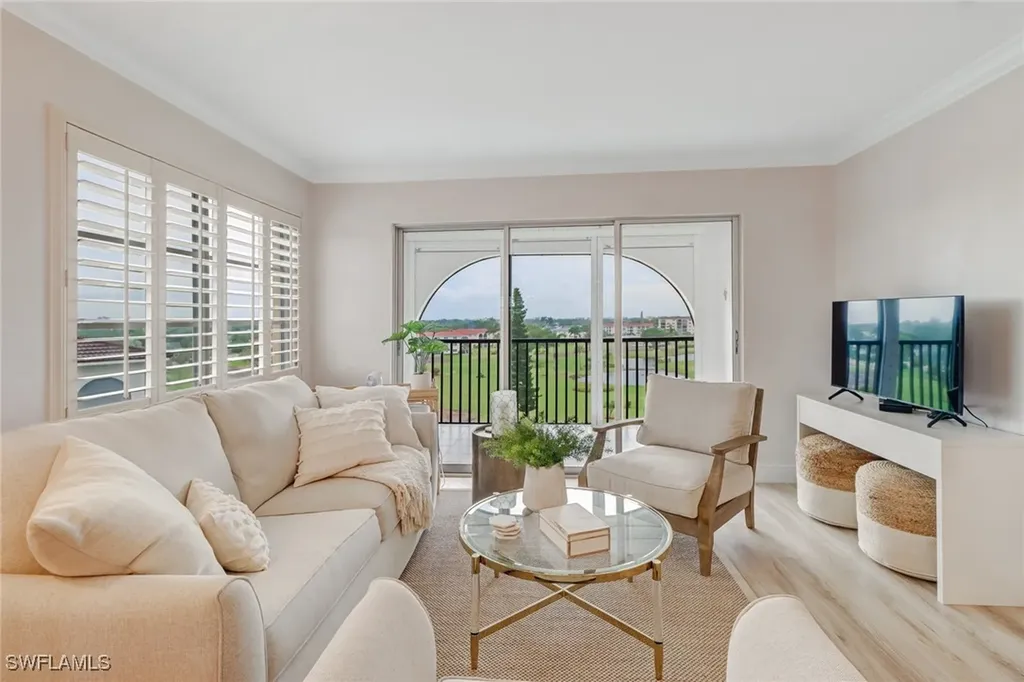 21 High Point Circle E Naples FL 34103