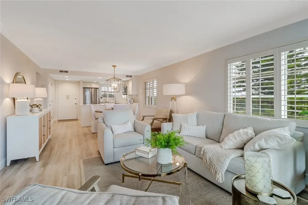 21 High Point Circle E Naples FL 34103