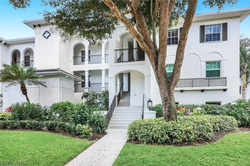 795 Bentwater Circle Naples FL 34108