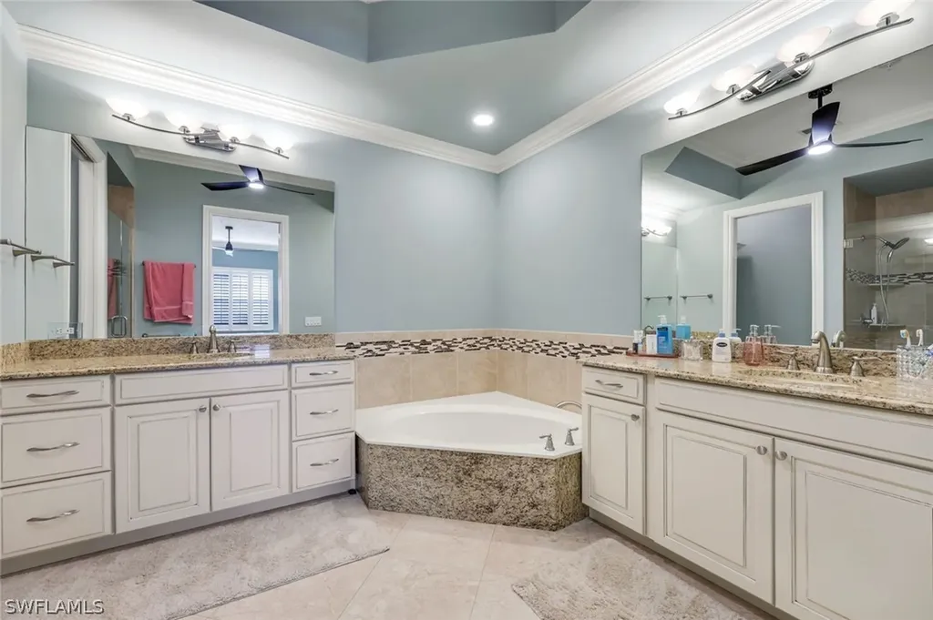 795 Bentwater Circle Naples FL 34108