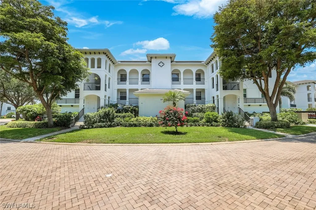 795 Bentwater Circle Naples FL 34108