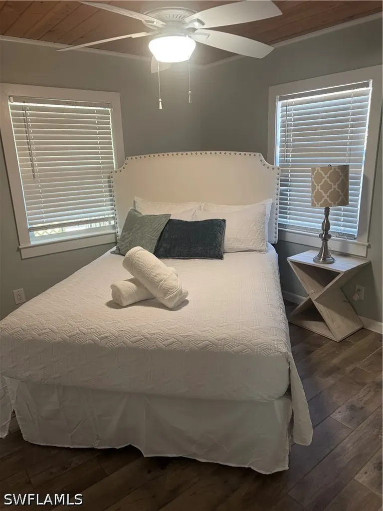 981 8th Terrace N Naples FL 34102