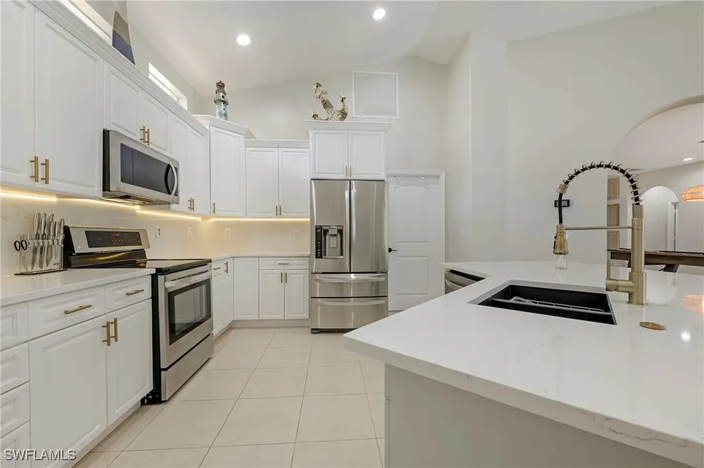 1020 Tivoli Lane Naples FL 34104