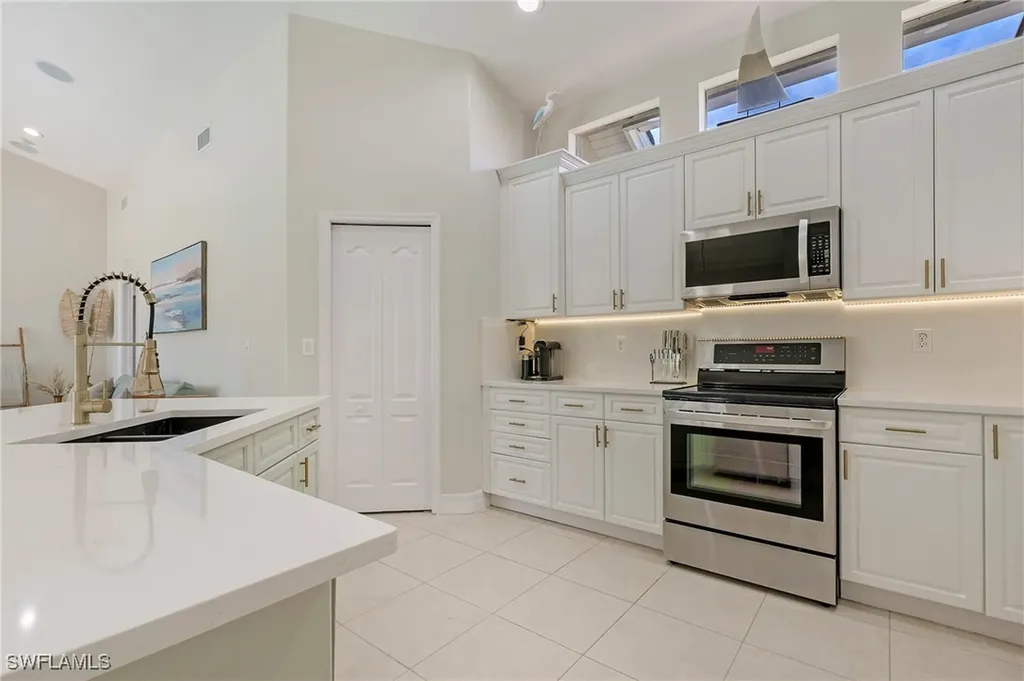 1020 Tivoli Lane Naples FL 34104