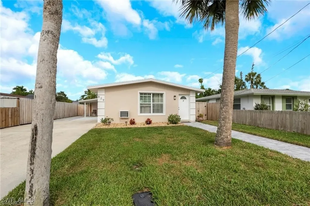 829 107th Avenue N Naples FL 34108