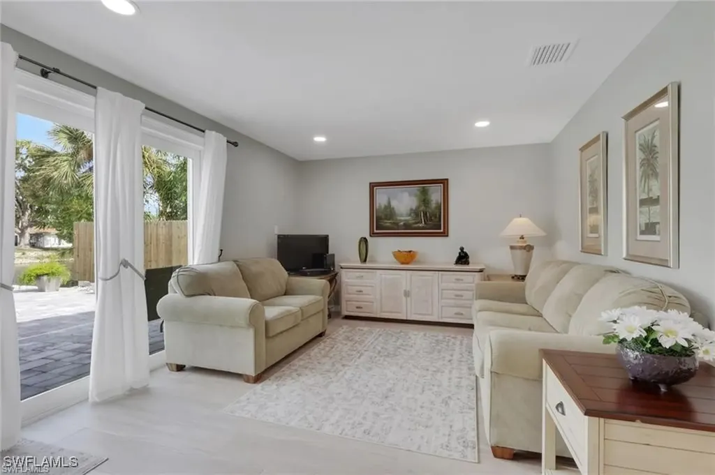 829 107th Avenue N Naples FL 34108