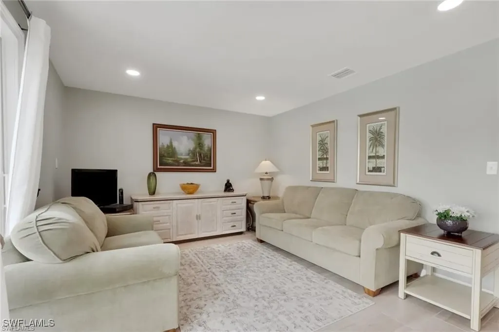 829 107th Avenue N Naples FL 34108