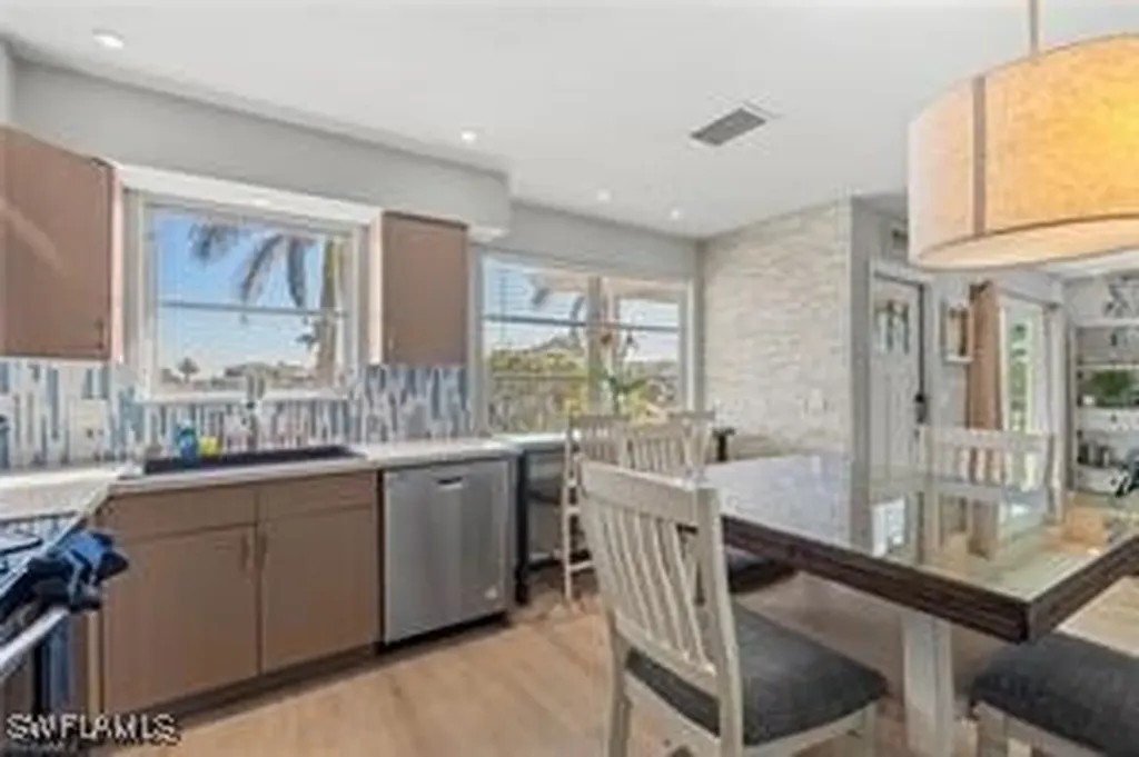423 Lazy Way Fort Myers Beach FL 33931