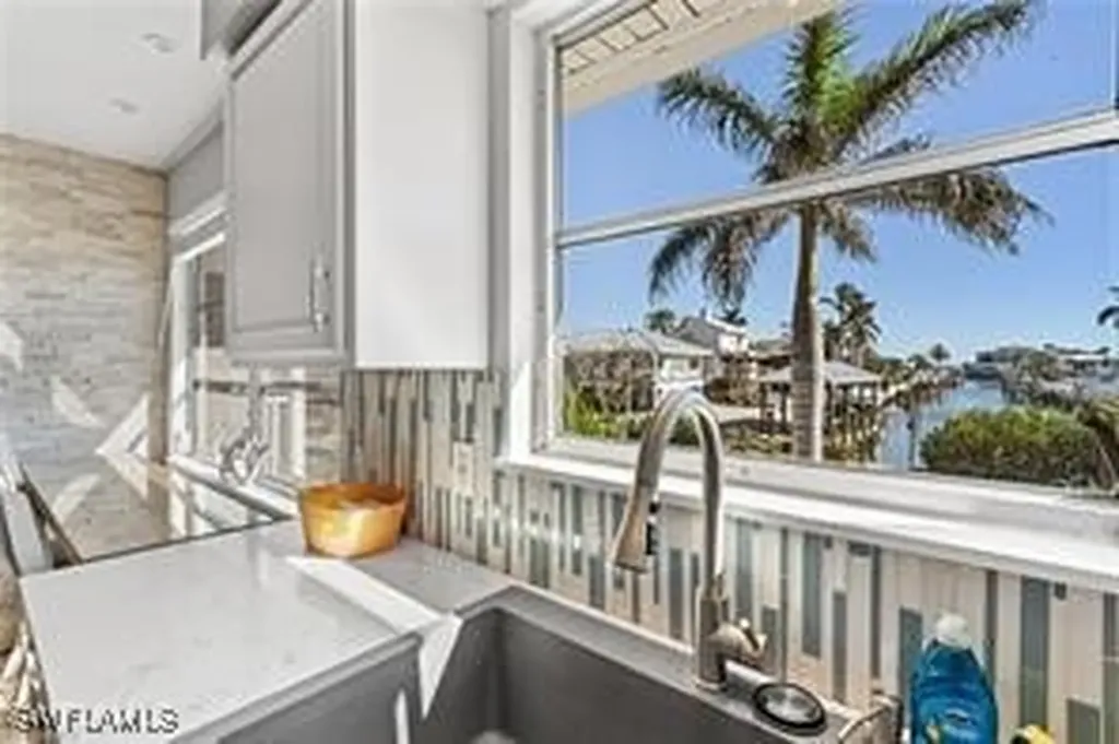 423 Lazy Way Fort Myers Beach FL 33931
