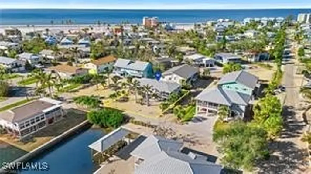 423 Lazy Way Fort Myers Beach FL 33931