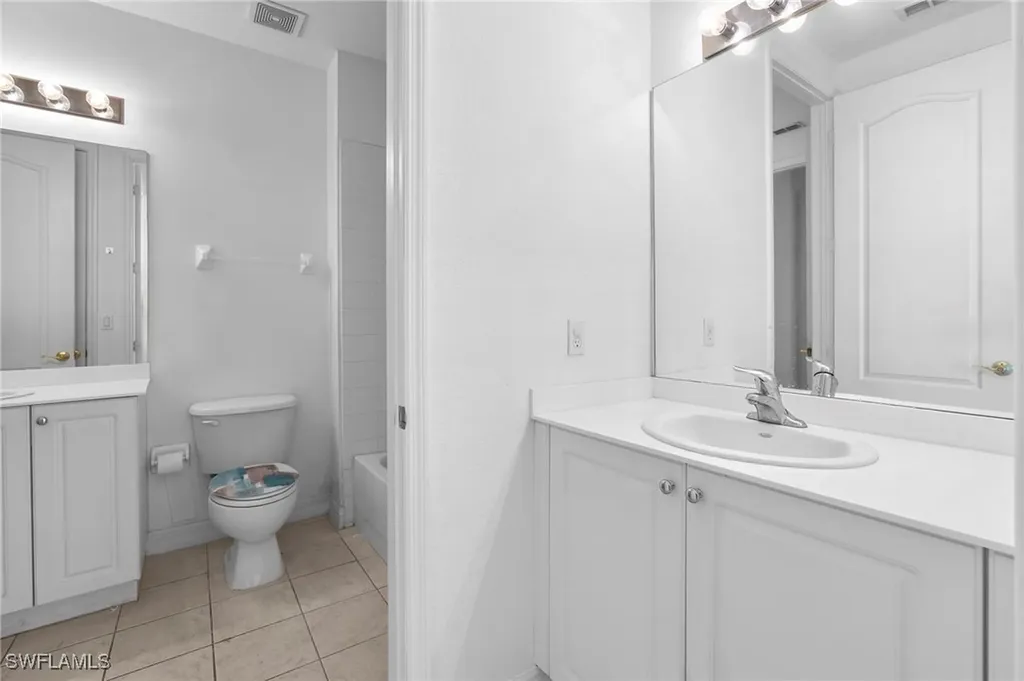 6010 Jonathans Bay Circle Fort Myers FL 33908