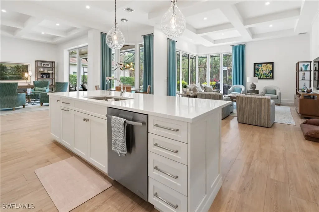 1039 Spanish Moss Trail Naples FL 34108