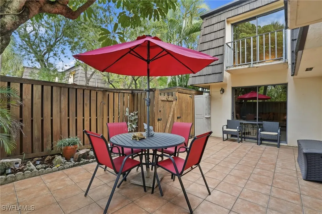 Fort Myers FL, 4029 Sandlewood Lane, Unit 2