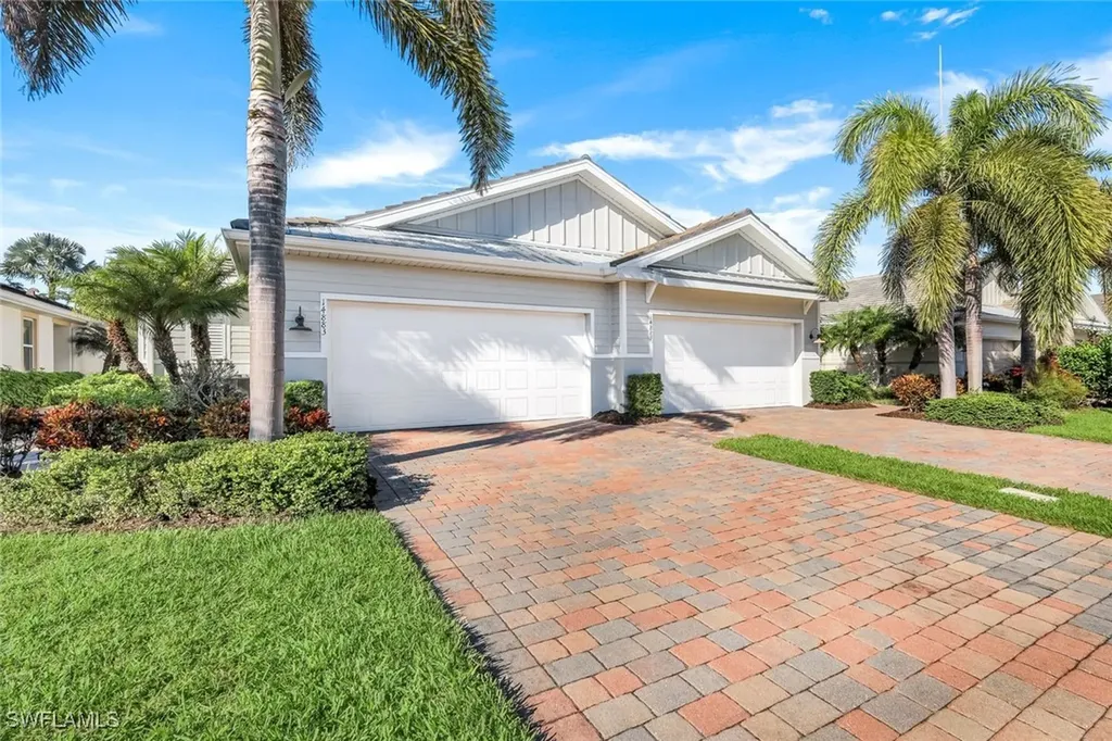 Naples FL, 14883 Edgewater Circle