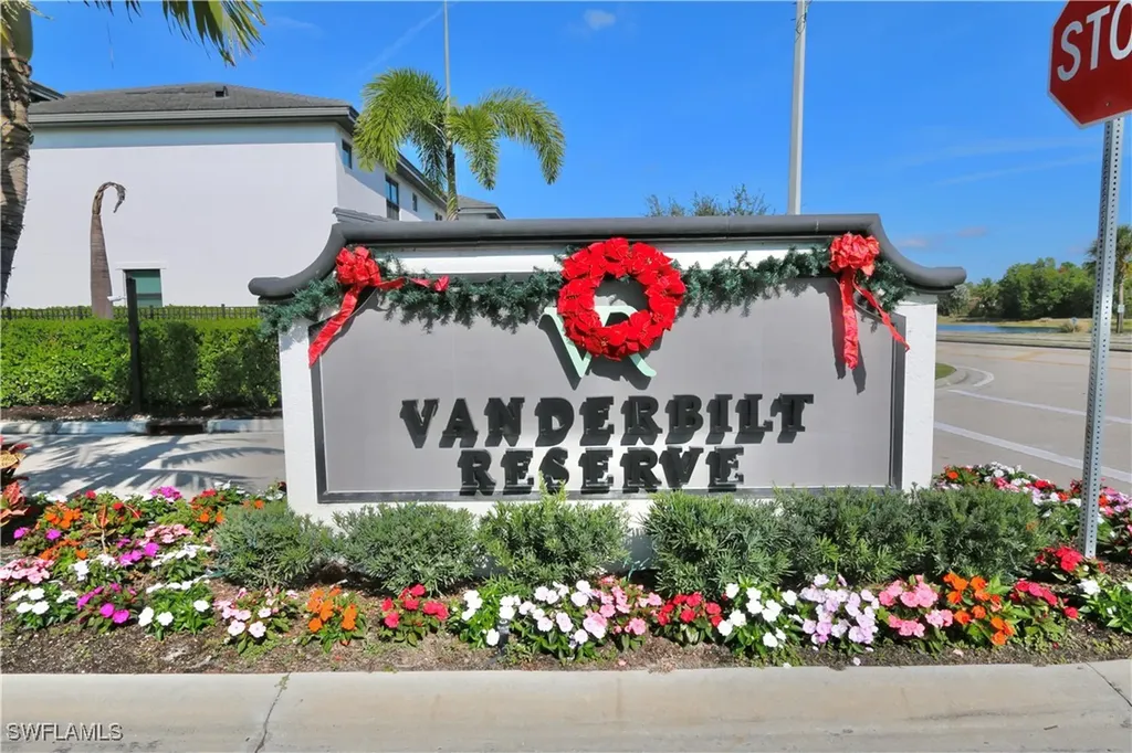 7352 Rockefeller Drive Naples FL 34119