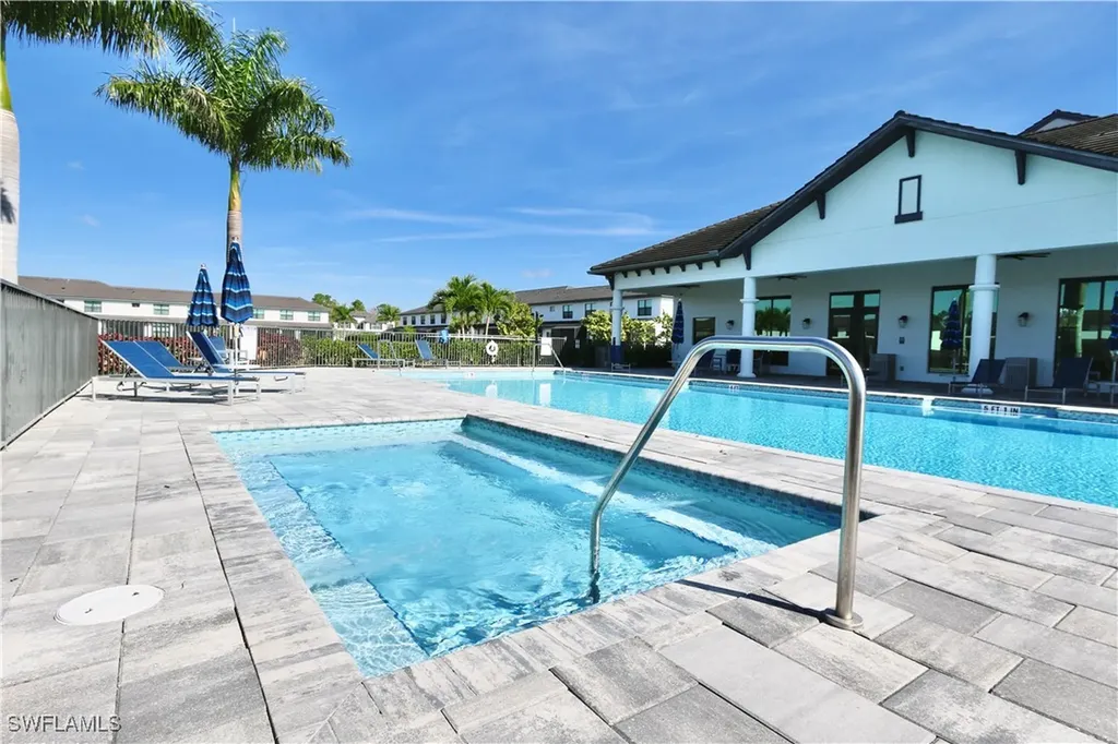 7352 Rockefeller Drive Naples FL 34119