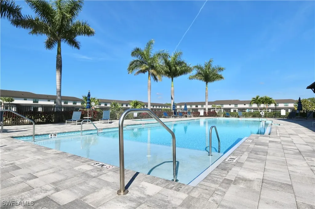 7352 Rockefeller Drive Naples FL 34119