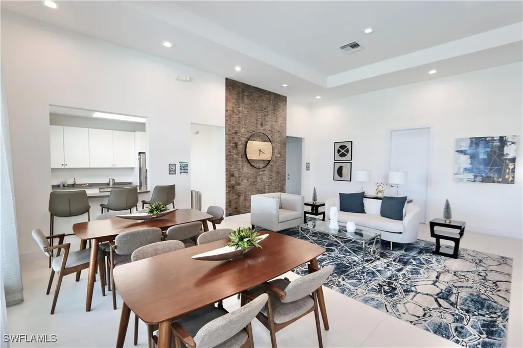 7352 Rockefeller Drive Naples FL 34119