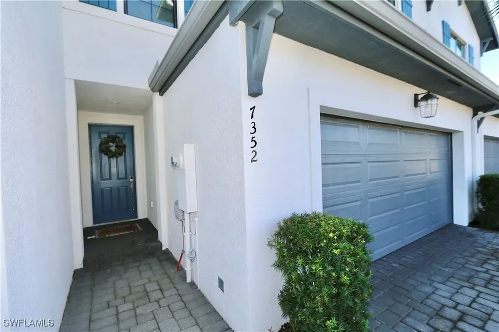7352 Rockefeller Drive Naples FL 34119