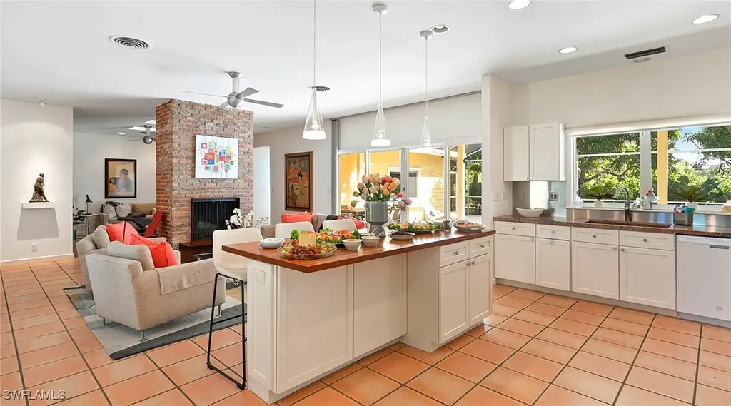 586 Yucca Road Naples FL 34102