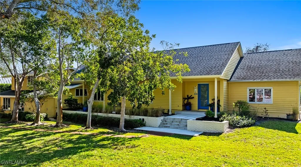 586 Yucca Road Naples FL 34102