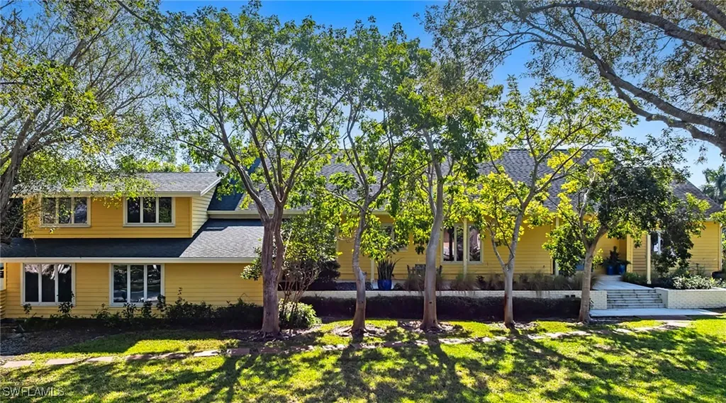 586 Yucca Road Naples FL 34102