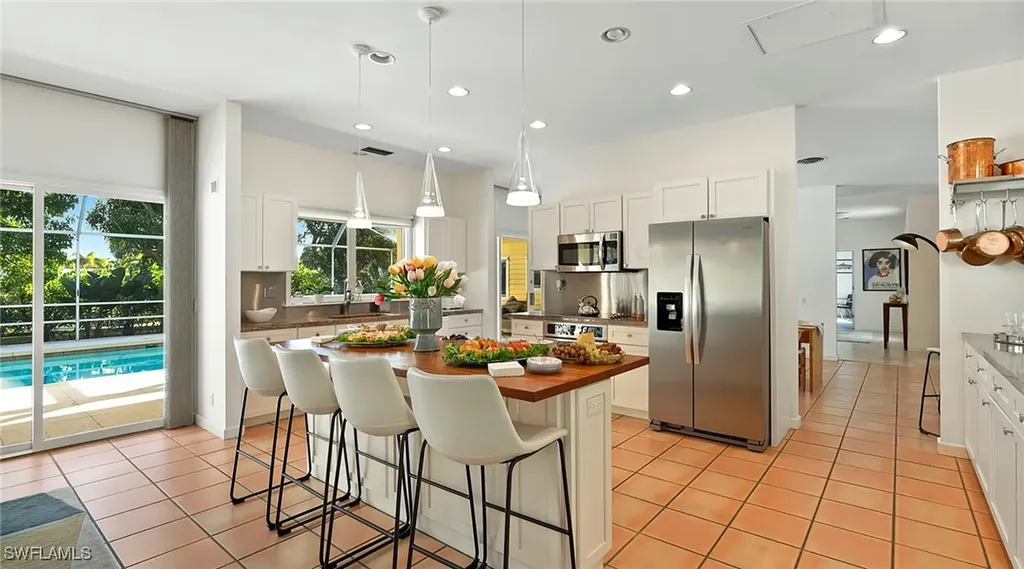 586 Yucca Road Naples FL 34102