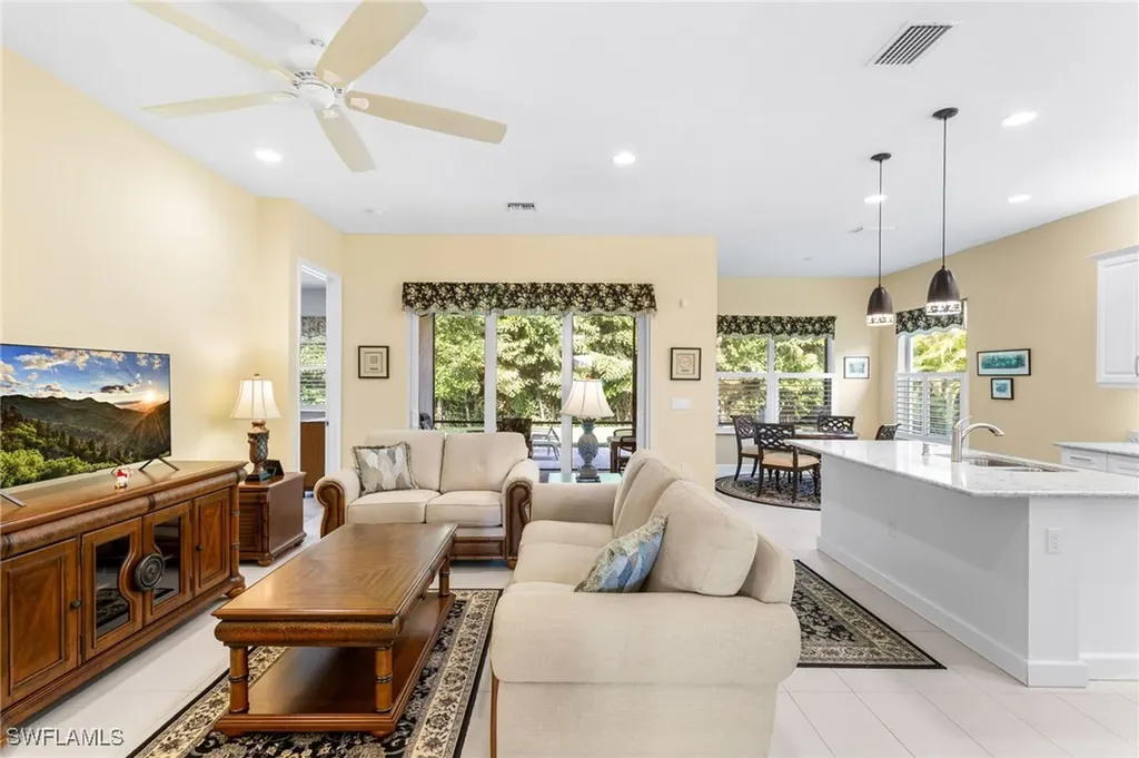 11409 Jacaranda Drive Naples FL 34120