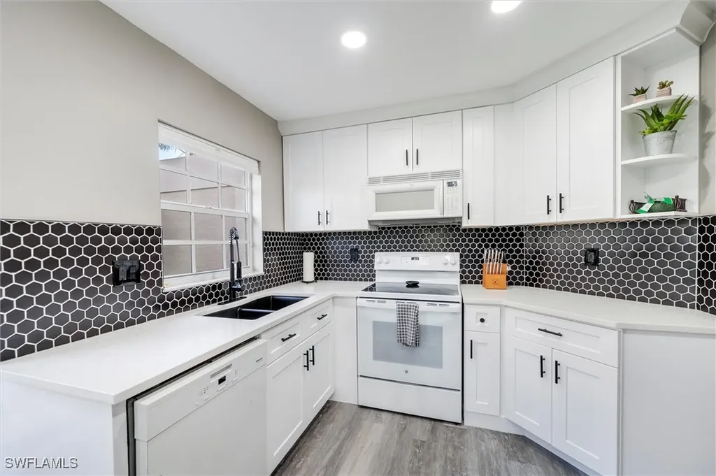 28080 Cavendish Court Bonita Springs FL 34135