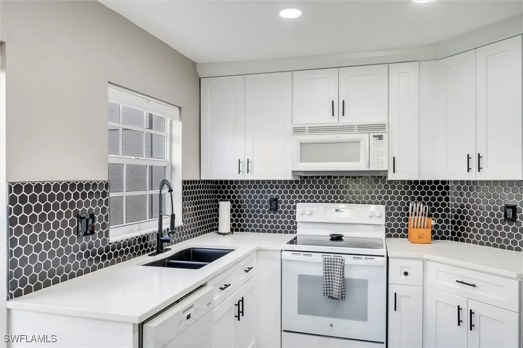 28080 Cavendish Court Bonita Springs FL 34135