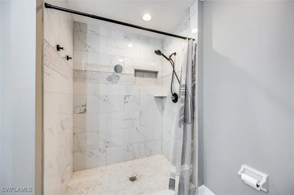 28080 Cavendish Court Bonita Springs FL 34135