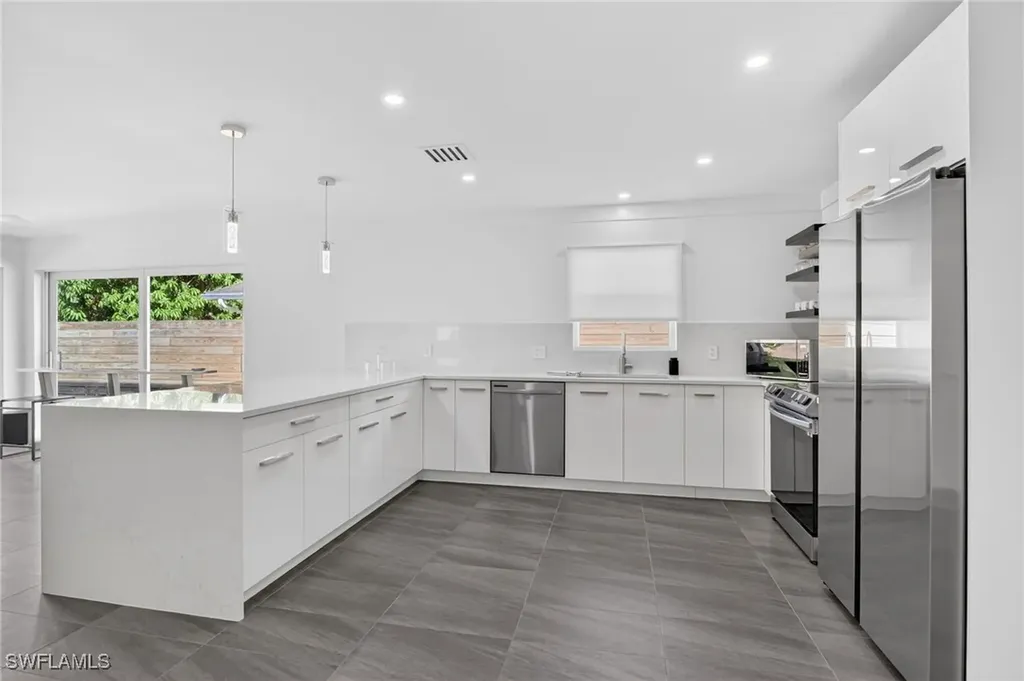 565 110th Avenue N Naples FL 34108