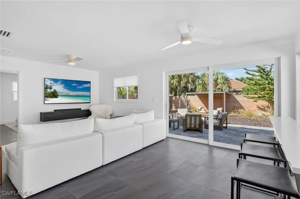 565 110th Avenue N Naples FL 34108