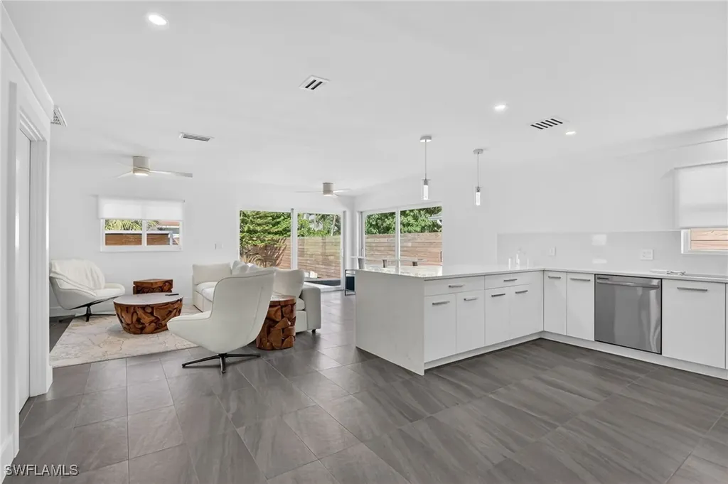 565 110th Avenue N Naples FL 34108