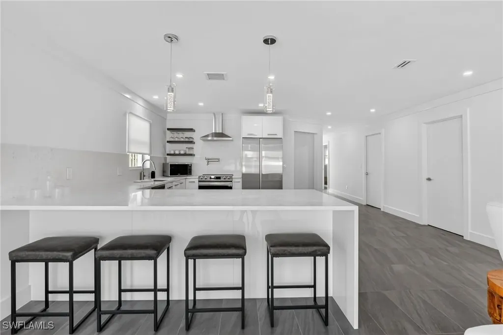 565 110th Avenue N Naples FL 34108