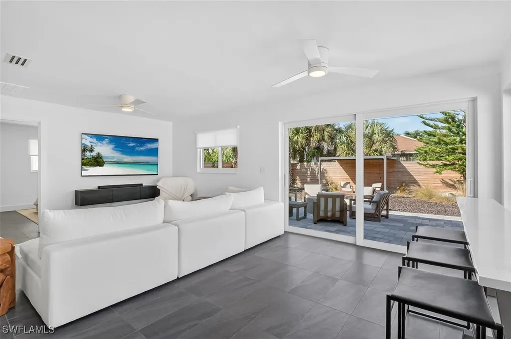 565 110th Avenue N Naples FL 34108