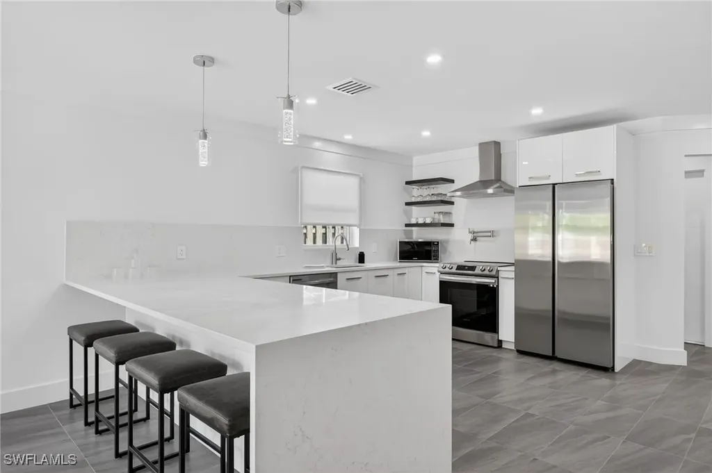 565 110th Avenue N Naples FL 34108
