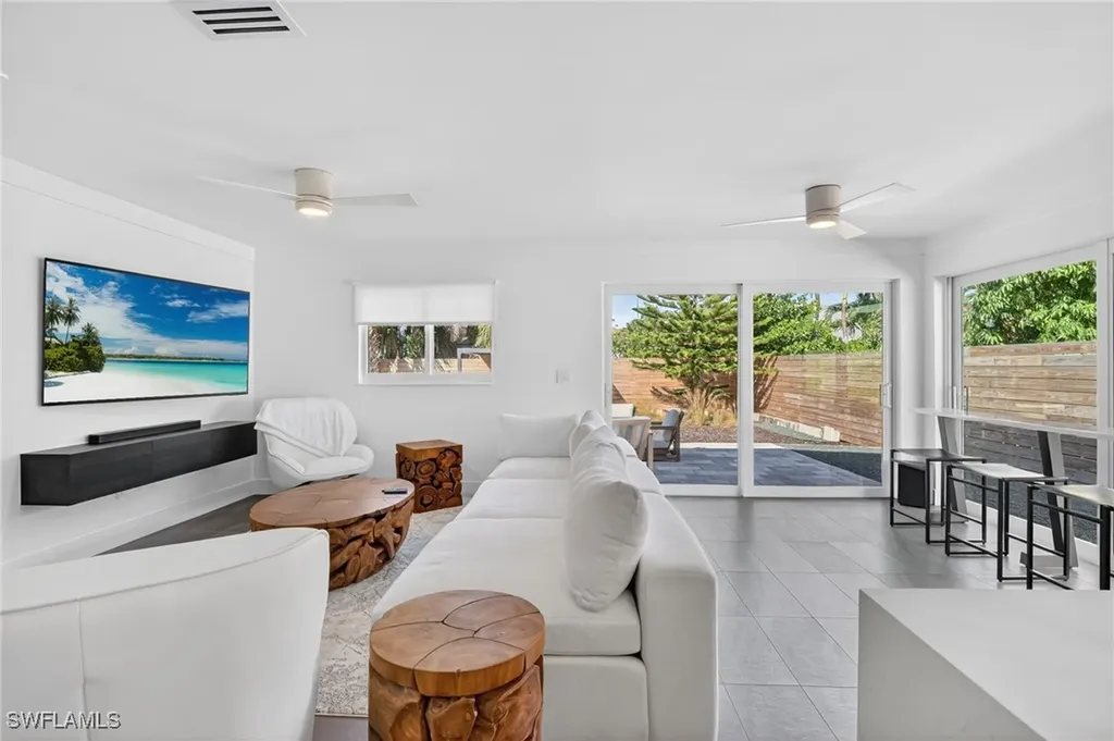 565 110th Avenue N Naples FL 34108