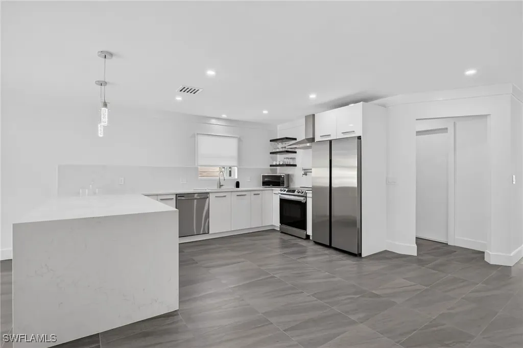 565 110th Avenue N Naples FL 34108