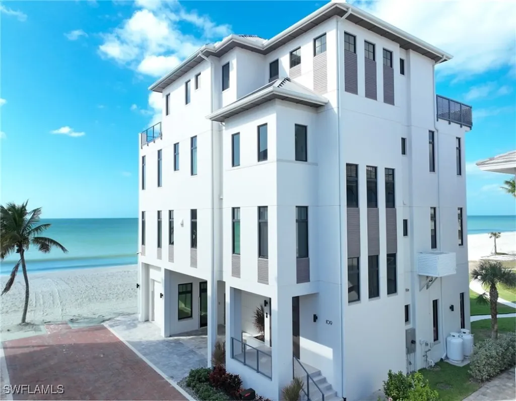 109 Kaula Lane Bonita Springs FL 34134