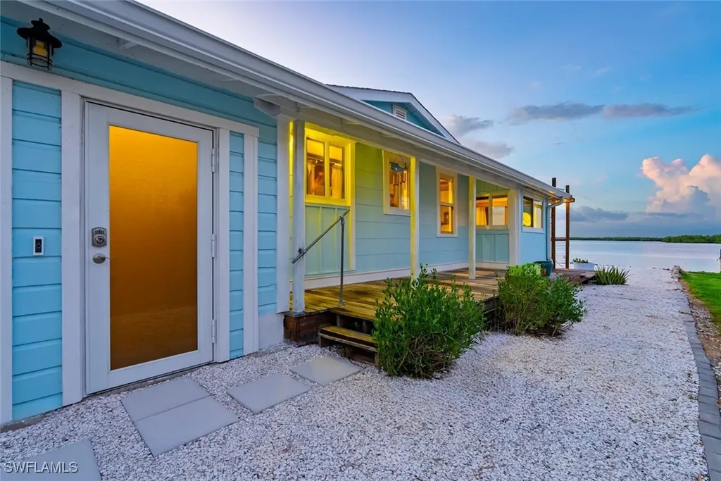 107 Bayshore Way Goodland FL 34140