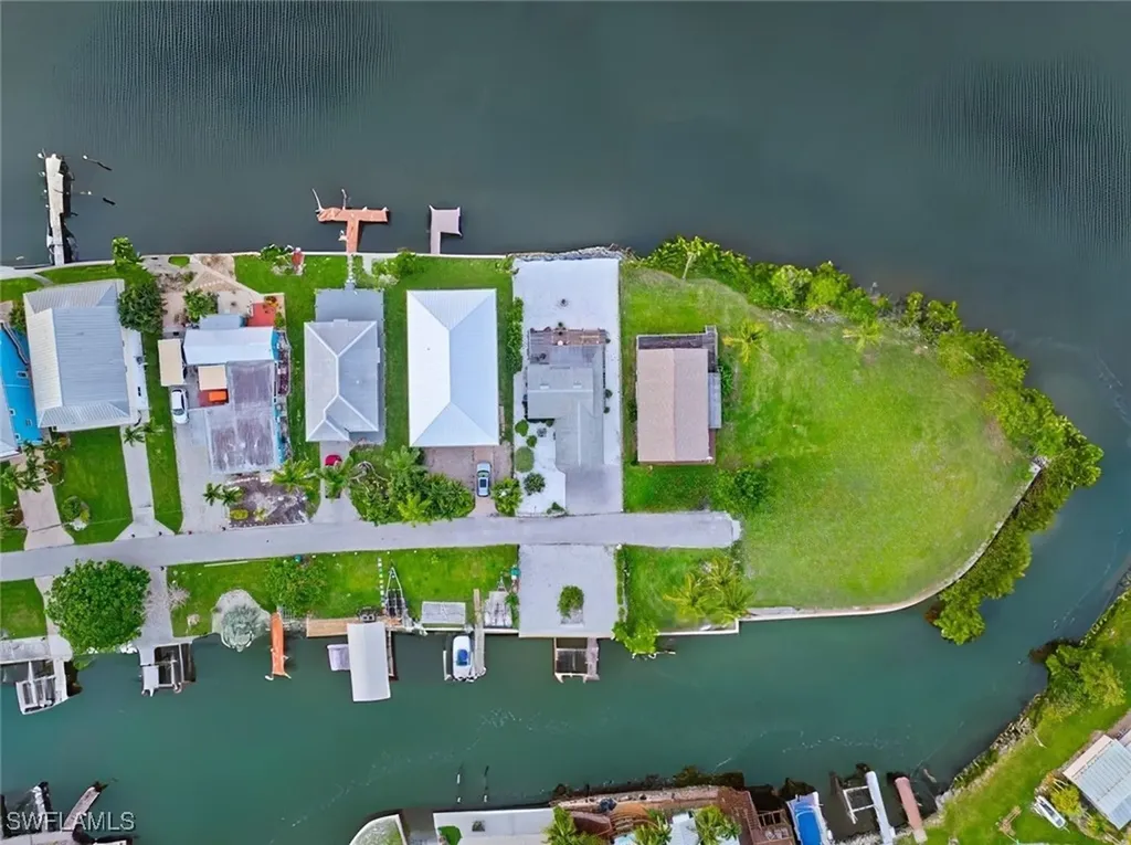 107 Bayshore Way Goodland FL 34140