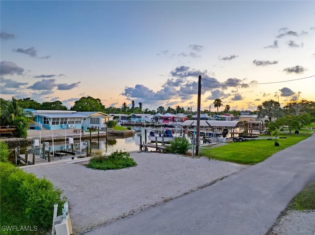 107 Bayshore Way Goodland FL 34140