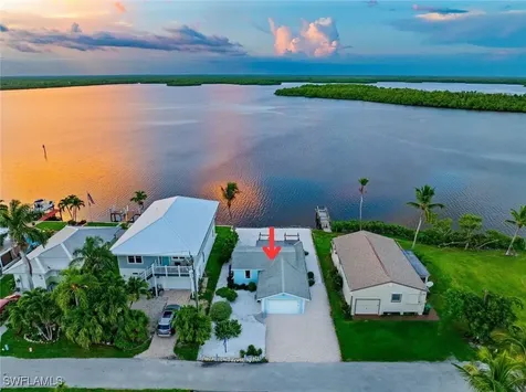 107 Bayshore Way Goodland FL 34140